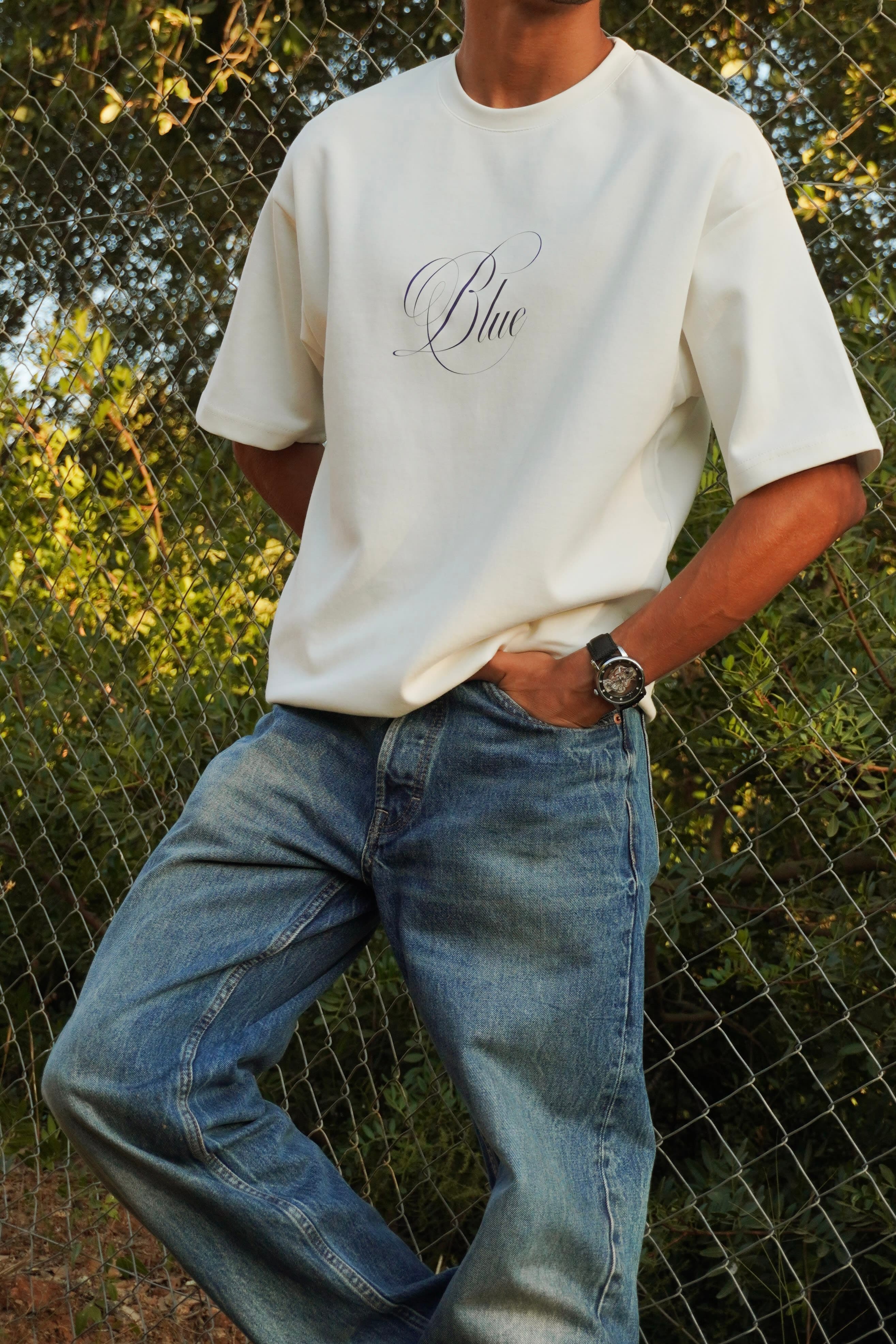 tshirt blanc imprimé sans visage
